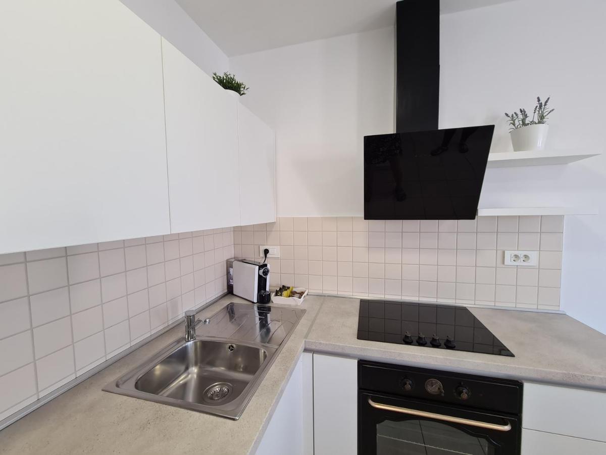Orkula Apartments Pašman Екстериор снимка